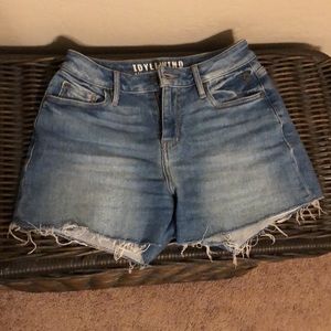 Idyllwind denim shorts stretch beautiful wash size 0 EUC